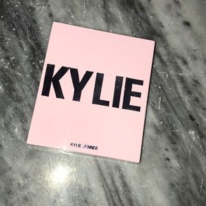 SOLDDDDDDD KYLIE COSMETICS QUARTZ HIGHLIGHTER